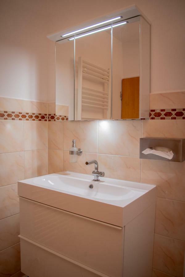 Ferienwohnung Liebesvolles Studio in Eppstein Exterior foto
